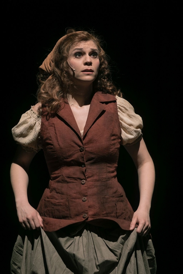 Kathrin Hanak / INTO THE WOODS, "Aschenputtel" / Theater Trier 